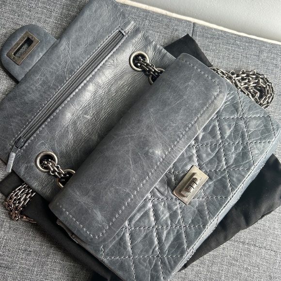 Authentic Chanel 2.55 Reissue mini grey - Picture 4 of 11